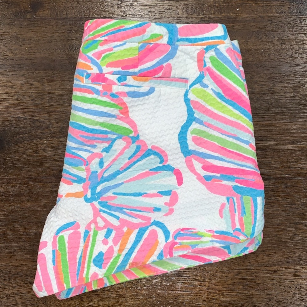 Lilly Pulitzer Shorts - Picture 4 of 4
